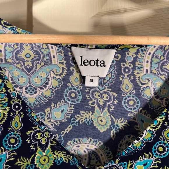 Leota Blue and Green Paisley Top Size 3L - Picture 2 of 2